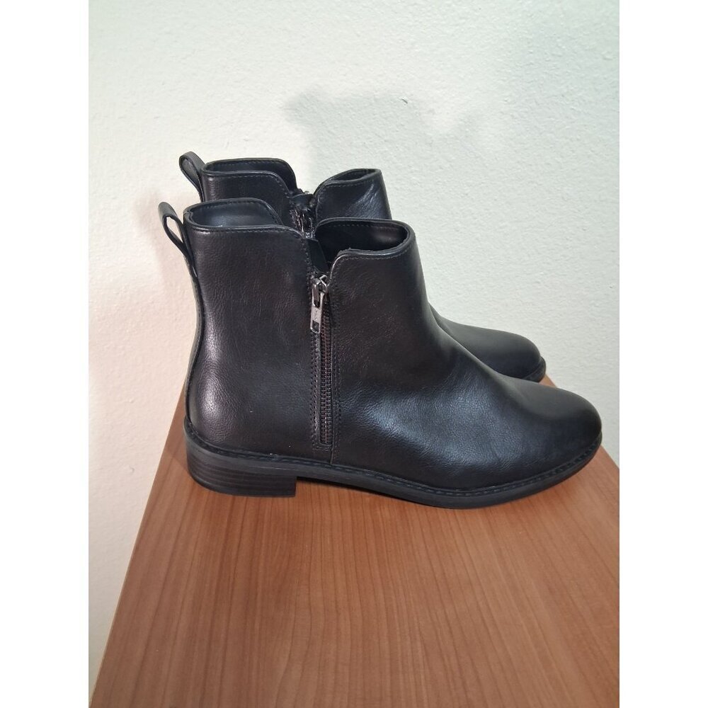 NWT Universal Thread Boots Flat Ankle Business Casual Memory Foam Size 9.5